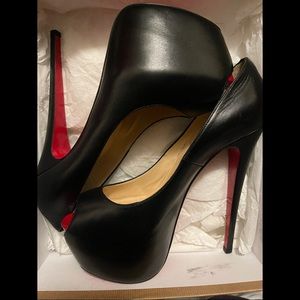 Christian Louboutin Highness size 40 authentic